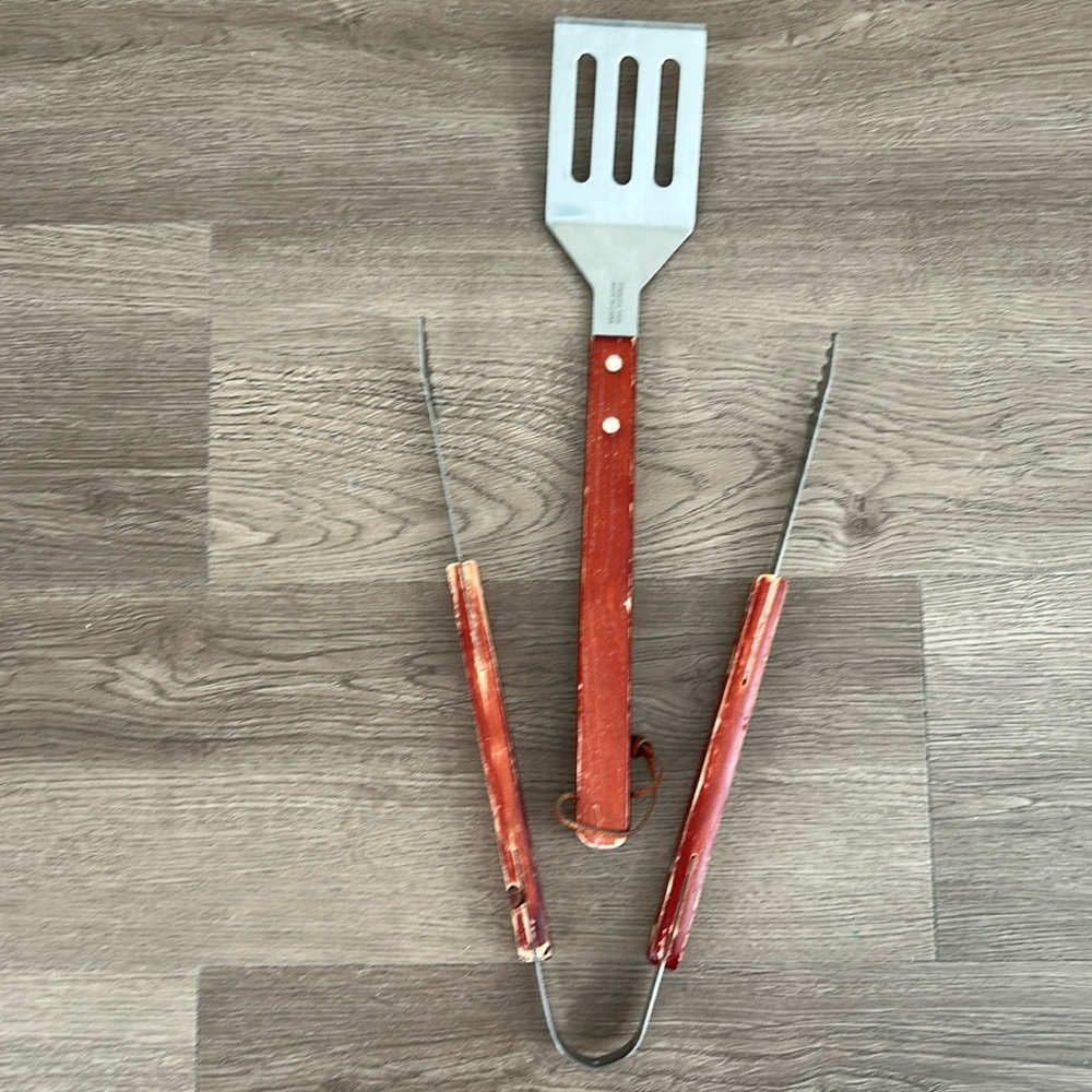 🇺🇸  Set of 2 Vintage Red Wood Handle Grill Tools